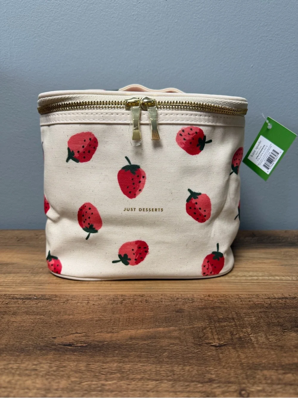 kate spade new york Small Insulated Lunch Box, Strawberries. NWT.